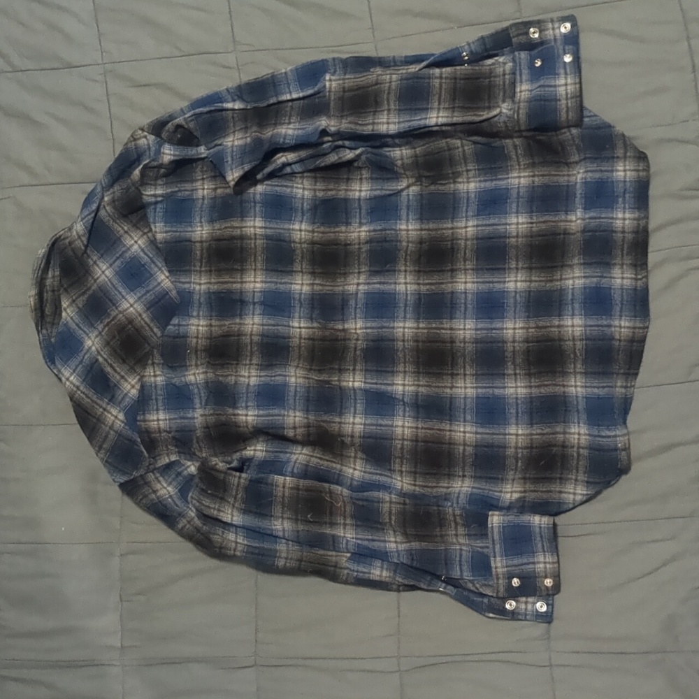 Pendleton Wool Blue and Black Casual Button Down Shirt with Plaid Design - Picture 5 of 6
